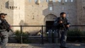‫#‏فيديو‬ | شرطة الاحتلال تفتش السيارات في بلدة بيت حنينا شمالي القدس المحتلة اليوم. - موقع سوا 