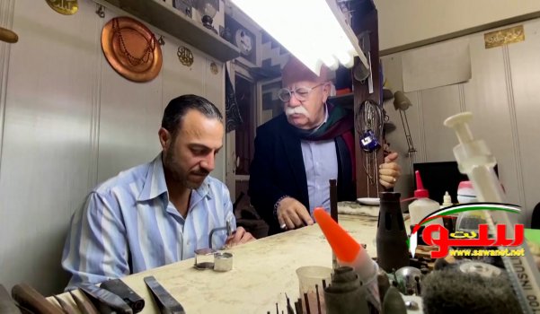 سوري يصنع قطعا فنية للزينة مستوحاة من معالم تراثية ببلاده | موقع سوا 