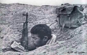 جندي مصري يقرأ القران في خندقه | موقع سوا 