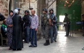 اعتقال 3 مرابطين مقدسيين بقمع مسيرة عند باب السلسلة | موقع سوا 