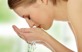 7 خطوات لغسل وجهك بطريقة صحيحة  | موقع سوا 