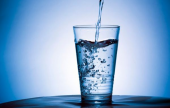 أيهما أفضل: شرب الماء البارد أم الفاتر؟ | موقع سوا 