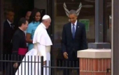 صور غريبة ظهرت صدفة لأوباما أثناء لقائه مع البابا | موقع سوا 