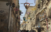 القدس تتزين استعدادا لاستقبال شهر رمضان المبارك | موقع سوا 