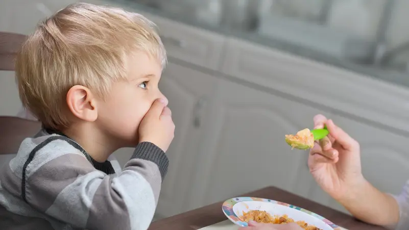 أسرار الطفل الانتقائي في الطعام ,, الفطرة والتجربة