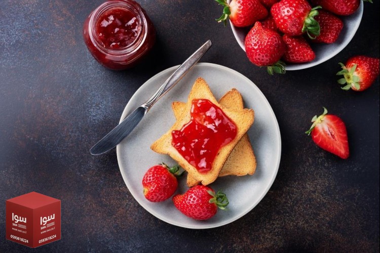 المربى بالفراولة الحمراء